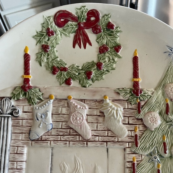 VINTAGE HANDMADE CERAMIC CHRISTMAS TREE/FIREPLACE PLATE - Picture 4 of 6